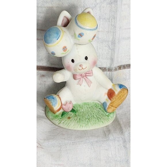 Charming Hand-Painted Small Porcelain Easter Bunny Figurine β Perfect Easter - Picture 1 of 8
